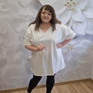 Bluzka gładka z ozdobnymi ramionami – 4 kolory Plus Size - obrazek 6