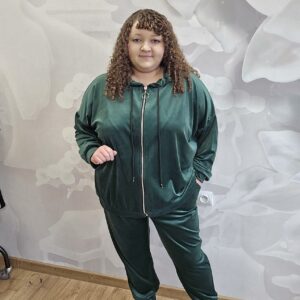 Dres Tolek Plus Size – welurowy komplet w 3 kolorach - obrazek 7