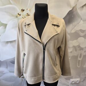Ramoneska Zamszowa Plus Size – kurtka z kieszeniami w 3 kolorach - obrazek 6