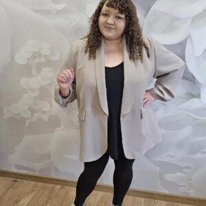Marynarka Damska Plus Size z Podszewką – luźny włoski fason w 2 kolorach - obrazek 3