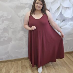 Sukienka na Ramiączkach Plus Size – kreszowana włoska wiskoza w 2 kolorach - obrazek 5