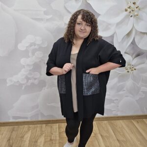 Kardigan z Cyrkoniową Kieszenią Plus Size – Czarny - obrazek 5