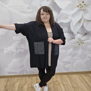 Kardigan z Cyrkoniową Kieszenią Plus Size – Czarny - obrazek 4