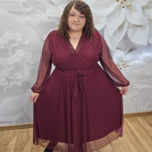 Sukienka Siatka Plus Size bordowa – zwiewny dół z siateczki