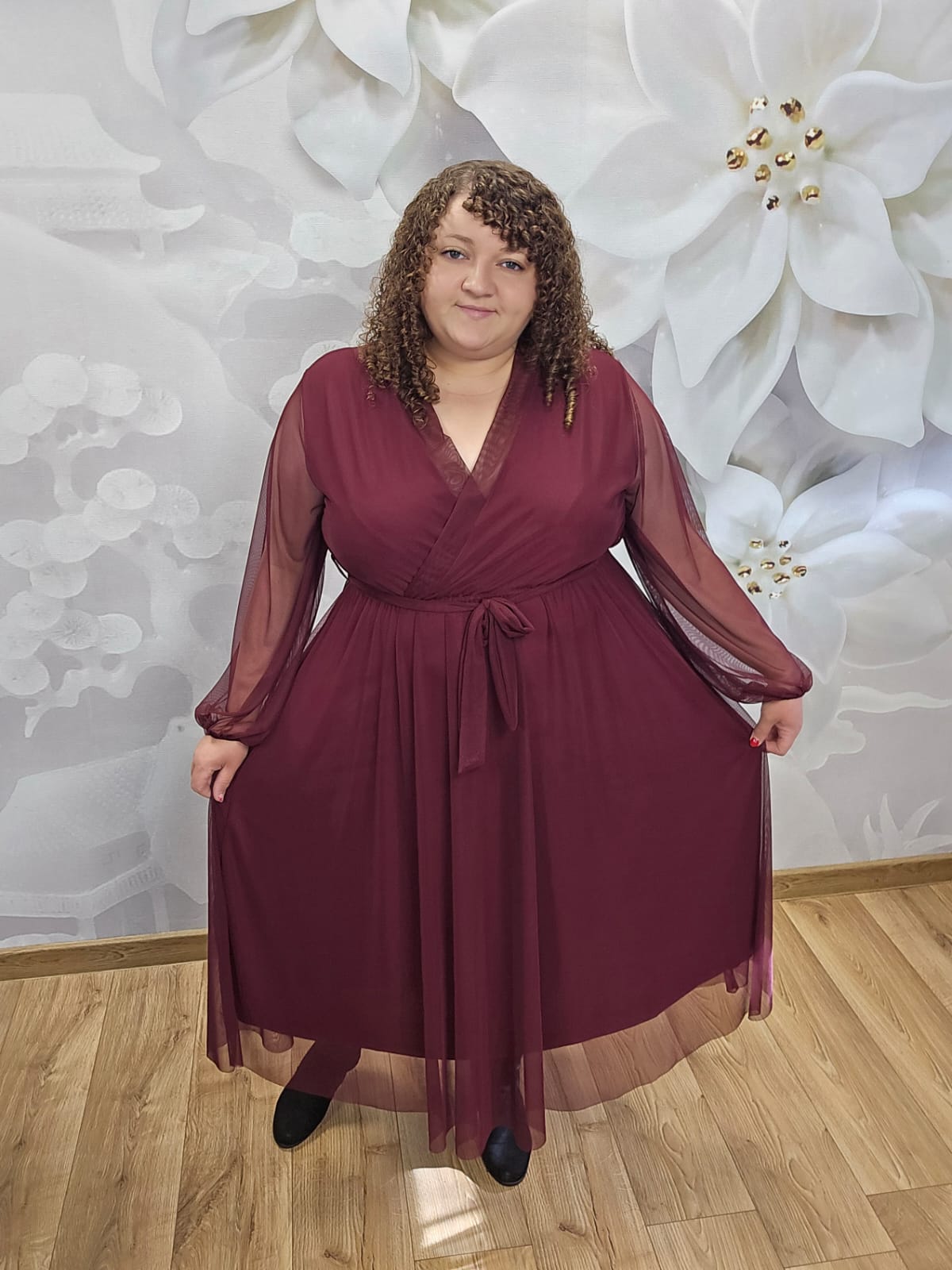 Sukienka Siatka Plus Size bordowa – zwiewny dół z siateczki