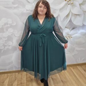 Sukienka Siatka Plus Size w zieleni butelkowej – widok z przodu, cała sylwetka