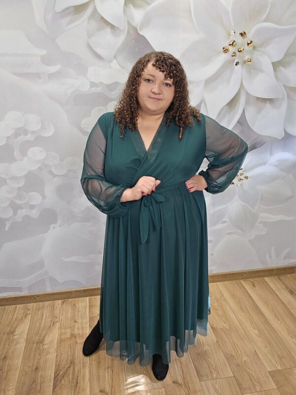 Sukienka Siatka Plus Size w zieleni butelkowej – zwiewny dół z siateczki