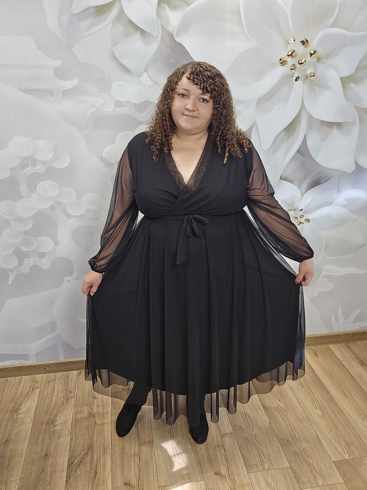 Sukienka Siatka Plus Size czarna – zwiewny dół z siateczki