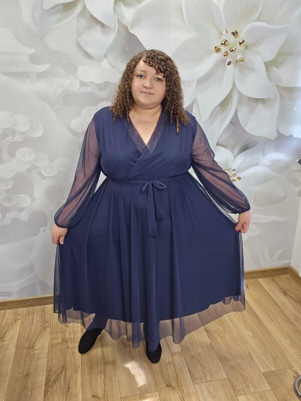 Sukienka Siatka Plus Size granatowa – zwiewny dół z siateczki
