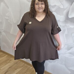Tunika Felicja Plus Size czekoladowa – cały fason na sylwetce