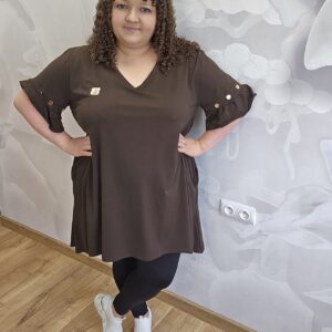 Tunika Felicja Plus Size czekoladowa – stylizacja z legginsami